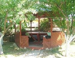 CASA CU FOIŞOR