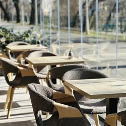 Petit Cafe