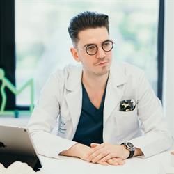 Dr. Maximilian Muntean