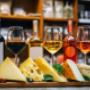 Platou branzeturi si vin la Wine Mood Bar Bucuresti
