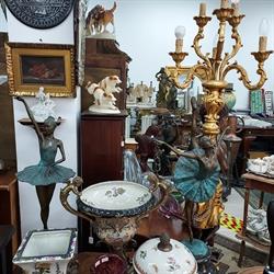 ANTIQUE Cufărul Cu Vechituri