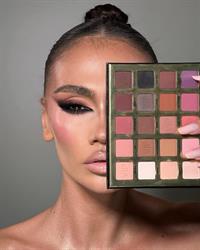 Andreea Ungureanu Make-Up School