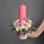LUMANARE BOTEZ FETITA CU RANUNCULUS ROZ SI ASTILLBE - California Flowers