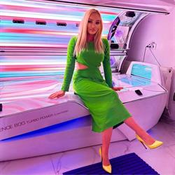 Deluxe TANNING & BEAUTY Center
