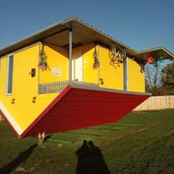Casa Răsturnată
