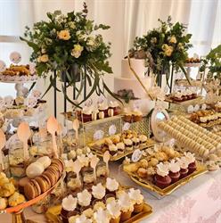 AT SWEETS COFETĂRIA