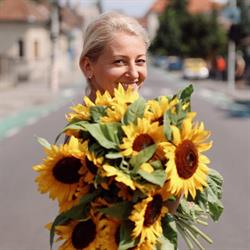 Mary Queen Flowers & Decorations