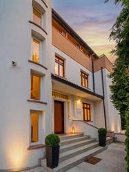 Serenity Apartments and Studios