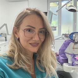 Dr.Ramona Glovac