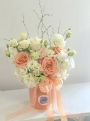 Cutie de catifea cu flori peach