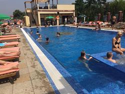 PISCINA MONACO inchirieri auto