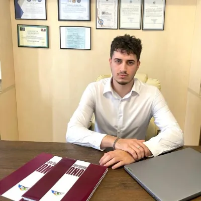 Adrian Irimia, consultantul Unu Imobiliare care cunoaște în detaliu piața apartamentelor din Bucium și Vișani. Ghid complet pentru cumpărătorii care c