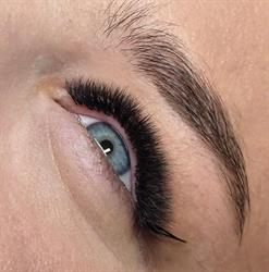 Mirabela Barbu Extensii Gene ( Lashes by Mirabela Barbu