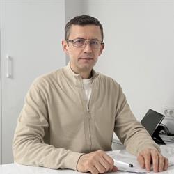 Dr. Isac Andrian