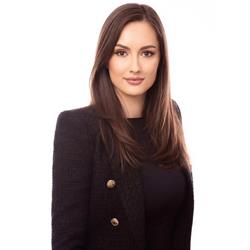 Alina beauty expert