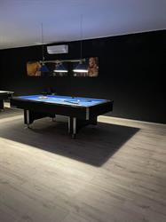 BAR & GAMES