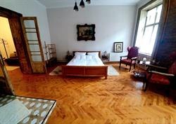 Aron Rooms