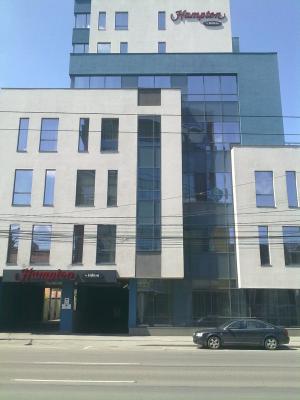 Folie-reflexiva-HILTON