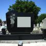 Monument de granit