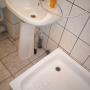 Încărcat de vizitator în 26.10.2015  - sa nici nu mai vorbim despre lipsa perdelei de dus....