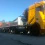 Camion cu macara