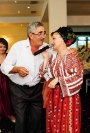 Solista Elena Sima interpreta de muzica populara pentru nunta