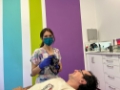 Dr. Roxana Ștefănescu în timpul Consultului Stomatologic