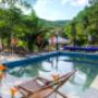 Piscina cu apa sarata a pensiunii