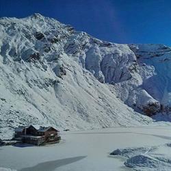 CABANA BÂLEA LAC